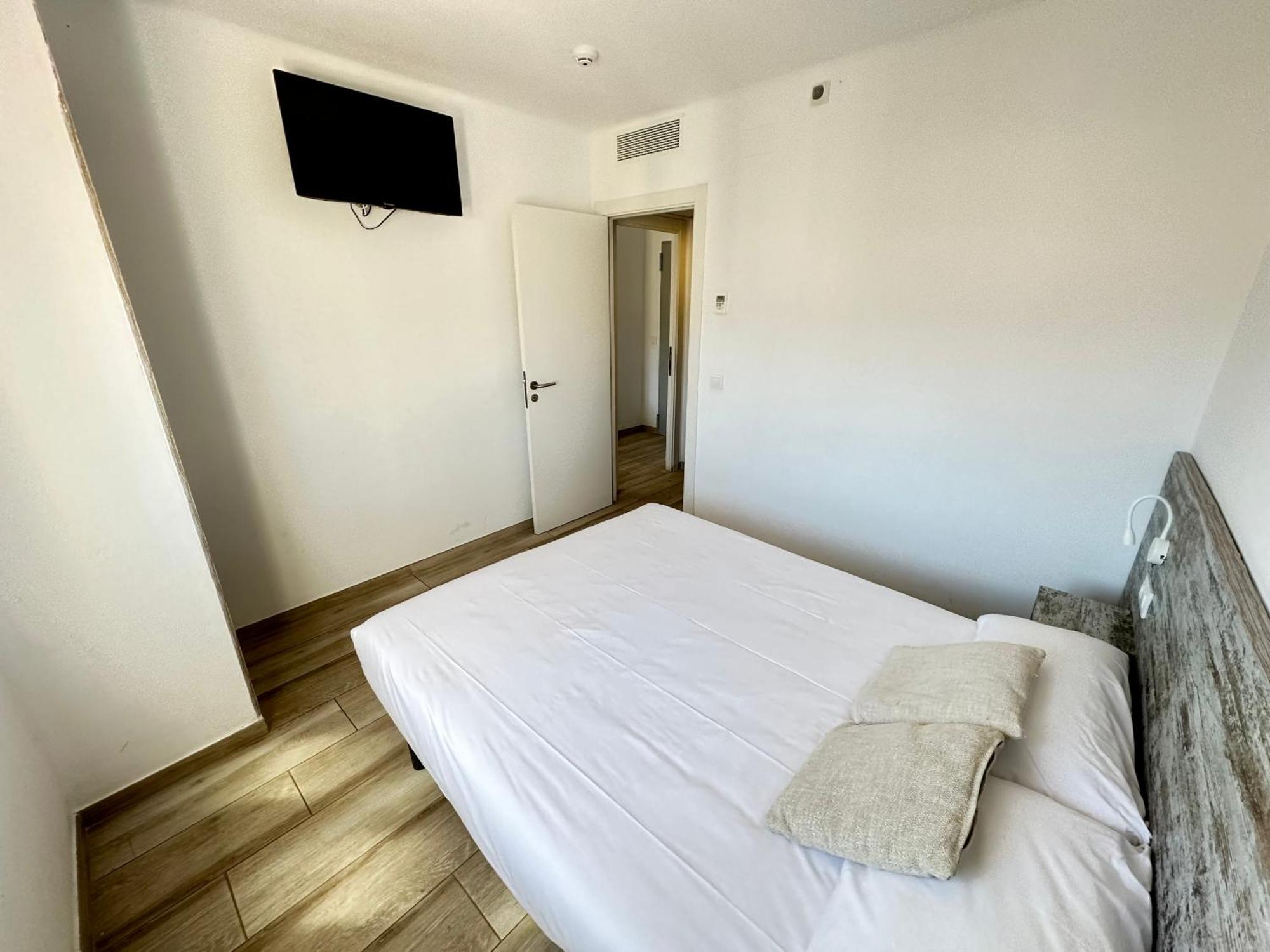 Agi Gloria Rooms โรเซส ภายนอก รูปภาพ